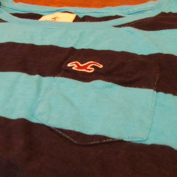 light blue and navy striped cropped tee - Picture 2 of 4